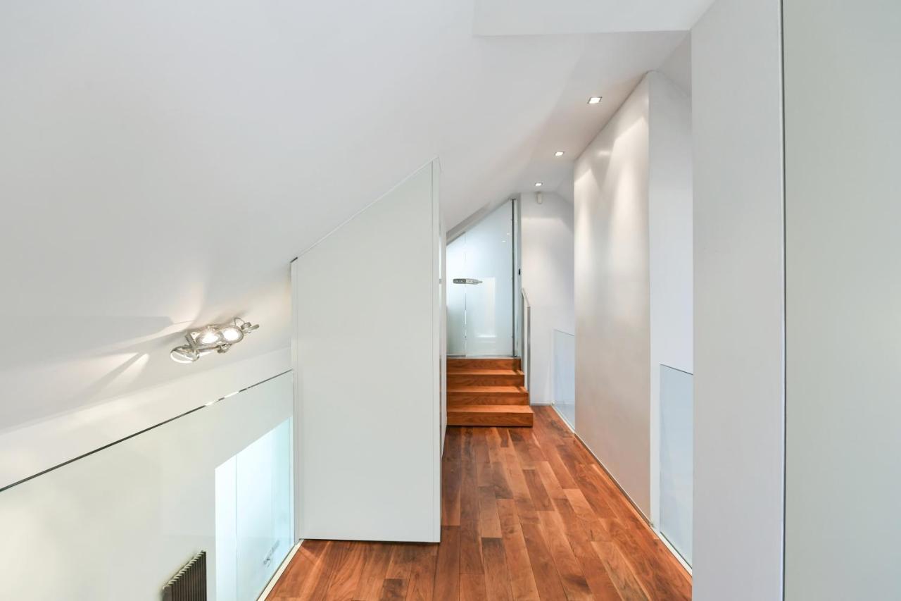 Luxury Central Penthouse With Sauna, Terrace, 250M2, 5Bdrm, 3Bthrm Praga Exterior foto