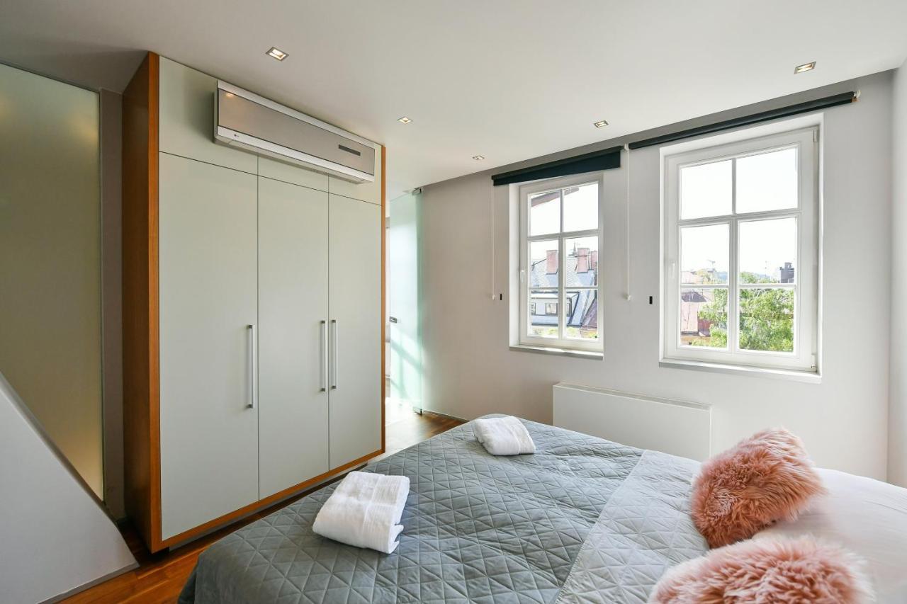 Luxury Central Penthouse With Sauna, Terrace, 250M2, 5Bdrm, 3Bthrm Praga Exterior foto